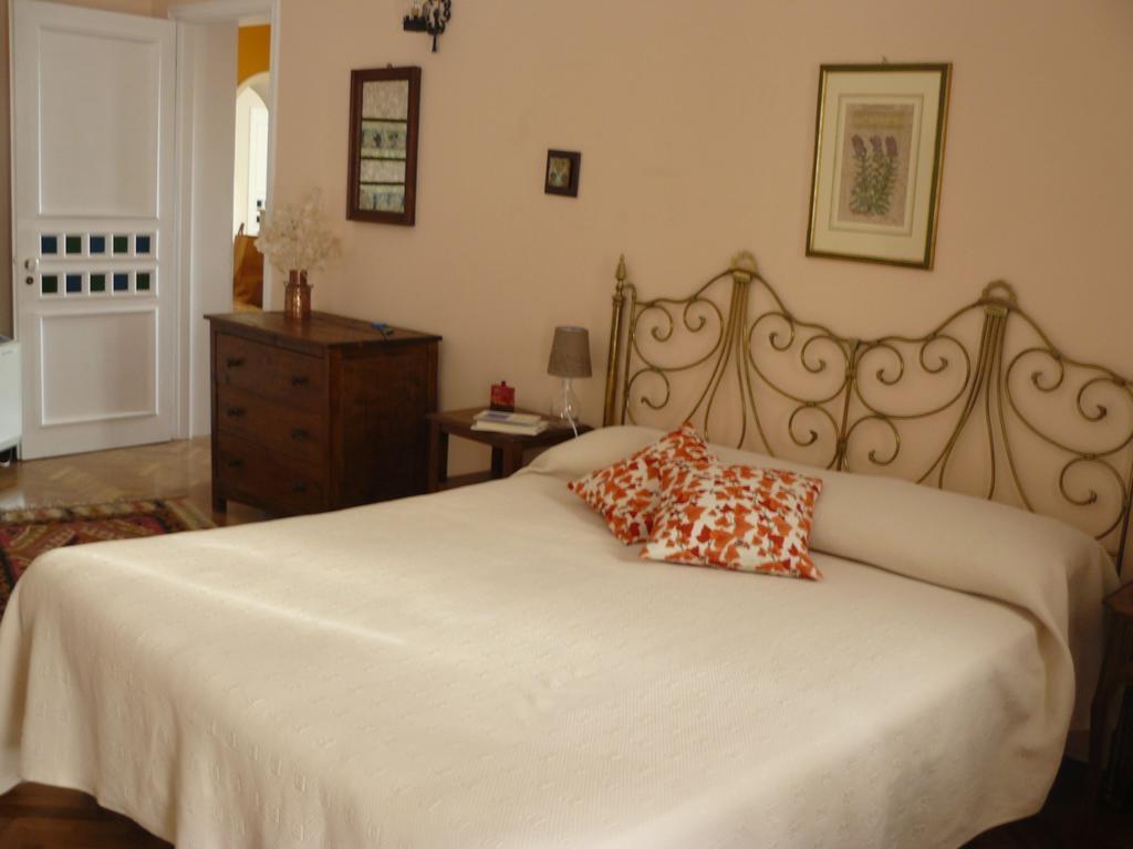 B&B Velardi Viagrande Chambre photo